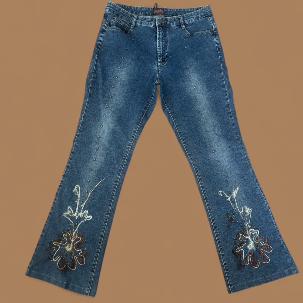 Vintage Y2K Embroidered Bell bottom jeans